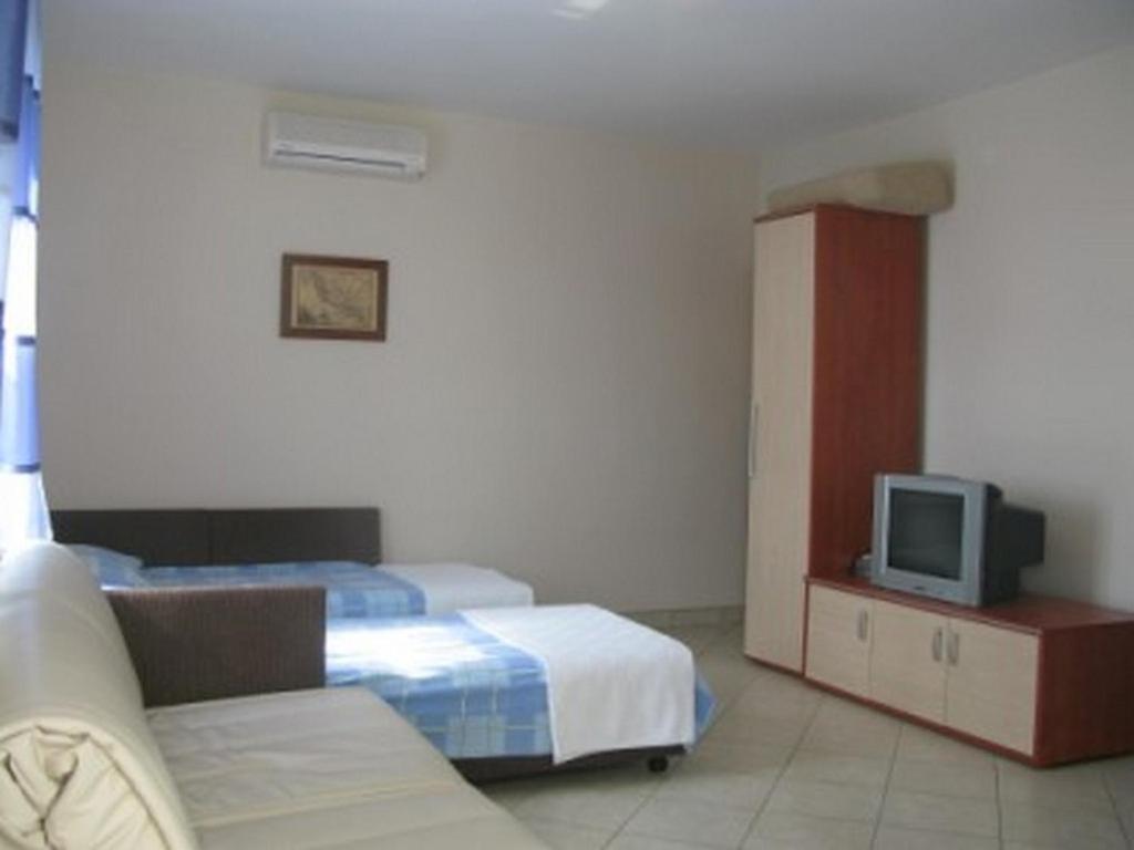 Apartments With A Parking Space Barbat, Rab - 16816 Barbat na Rabu Exterior foto